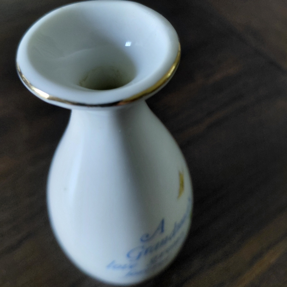 🛼Floral Gramma White Vase with Pink Accents - Picture 4 of 5
